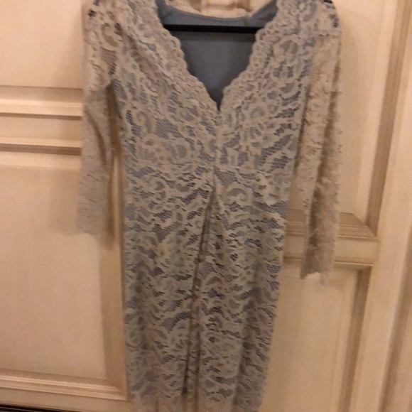 Beautiful lace mint dress size 6 - Picture 2 of 3